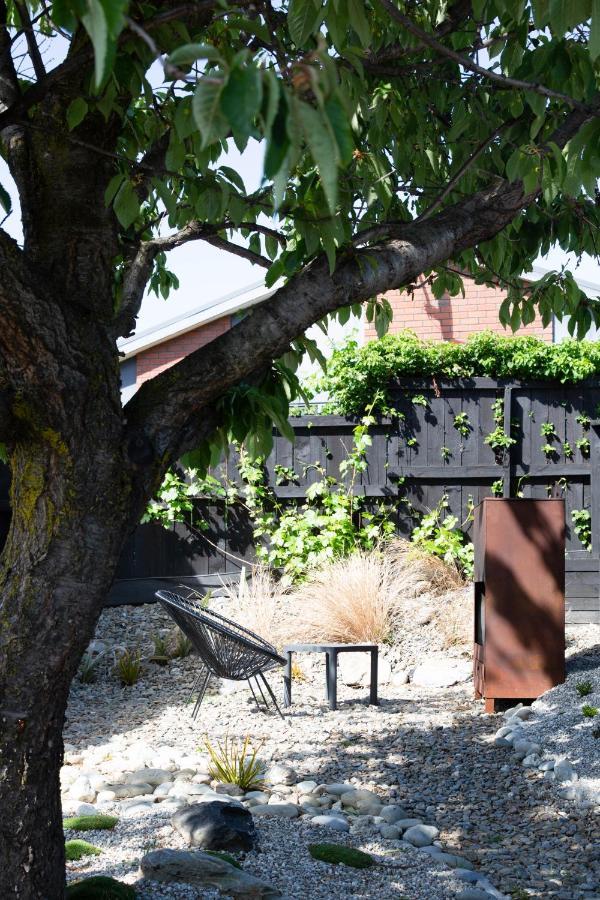 Апартаменти Tiny House With Mountain Views, Indoor And Outdoor Fire, Private Courtyard Garden Ванака Екстер'єр фото
