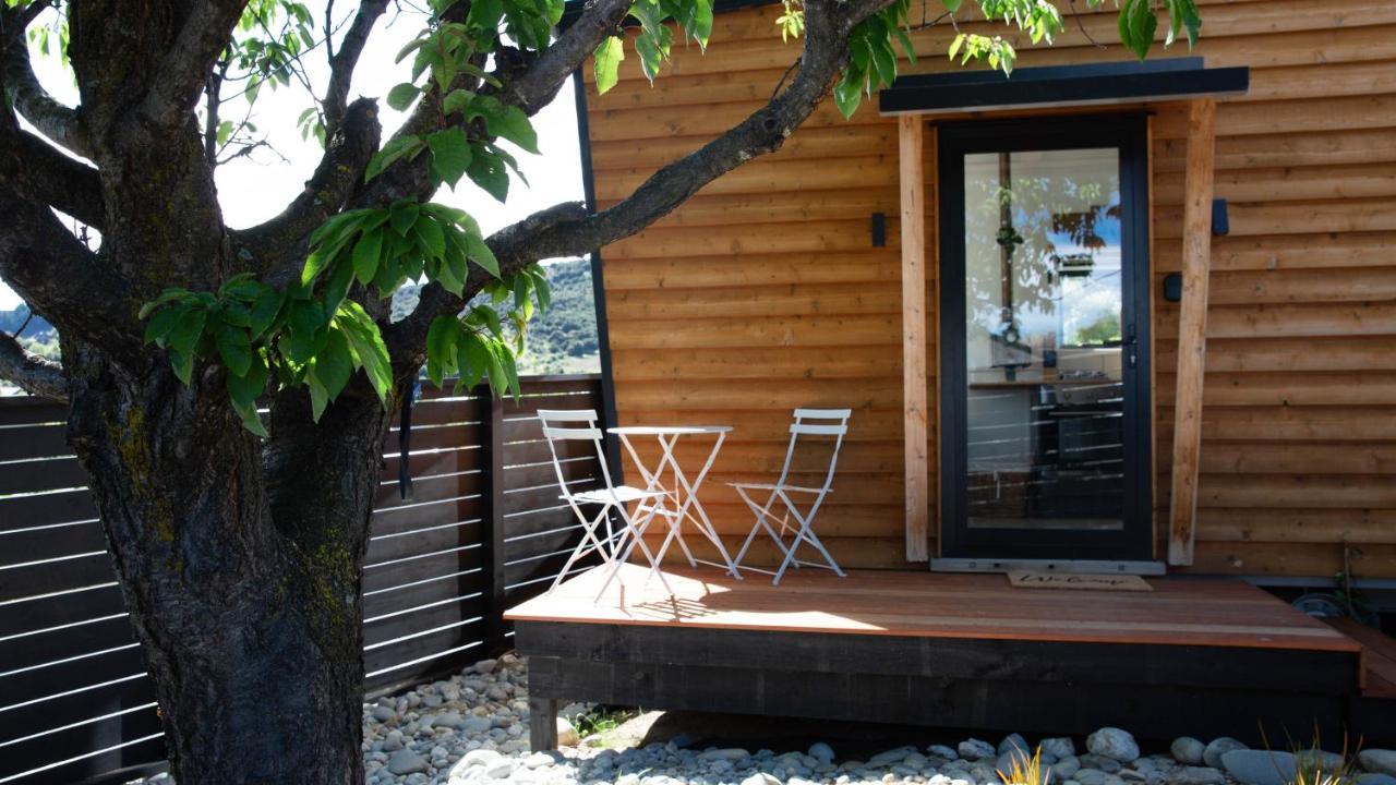 Апартаменти Tiny House With Mountain Views, Indoor And Outdoor Fire, Private Courtyard Garden Ванака Екстер'єр фото